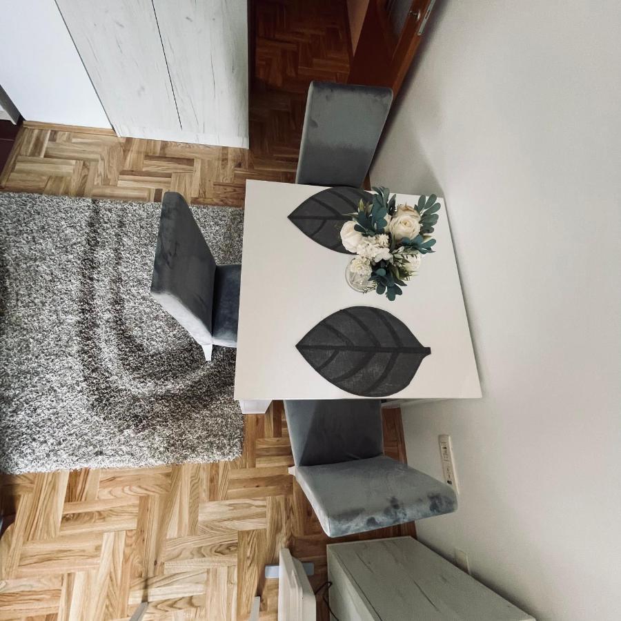 Zora Apartment Pluzine Luaran gambar