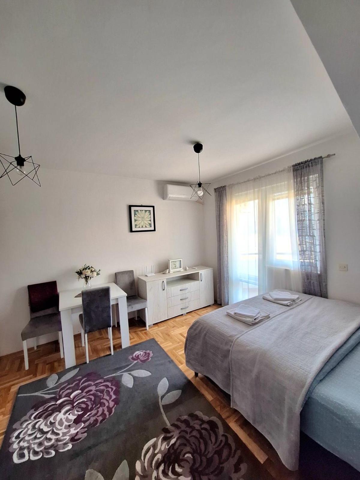 Zora Apartment Pluzine Luaran gambar